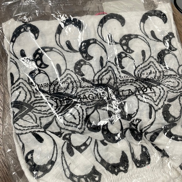 SURF BAZAAR NWT Embroidered Dress Size XS/SM - Picture 4 of 5